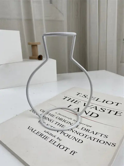 Nordic Iron Flower Vase – Minimalist Metal Vase Decor