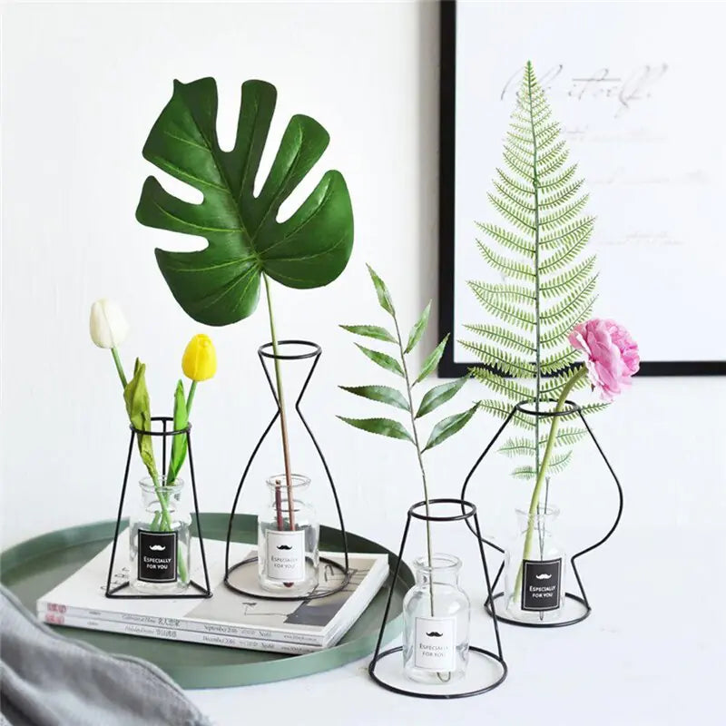 Nordic Iron Flower Vase – Minimalist Metal Vase Decor