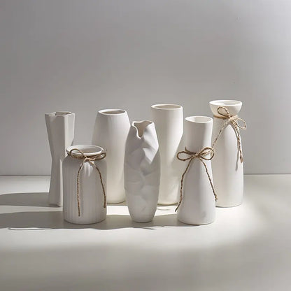 Jarrón de cerámica blanco con cuerda de cáñamo – Decoración minimalista nórdica