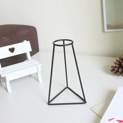 Nordic Iron Flower Vase – Minimalist Metal Vase Decor