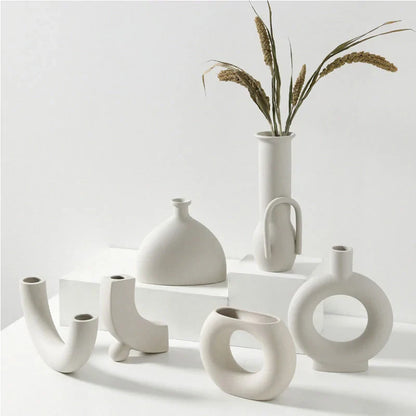 Nordic Ceramic Vase – Modern Decorative Vase for Living Room